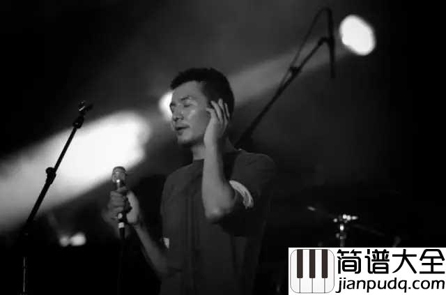清白之年钢琴谱_朴树_追问无处躲藏，抵挡唯有泪光