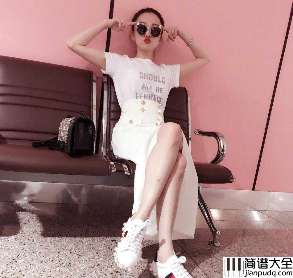 隐形的翅膀钢琴谱_张韶涵_一直有双隐形翅膀的仙女