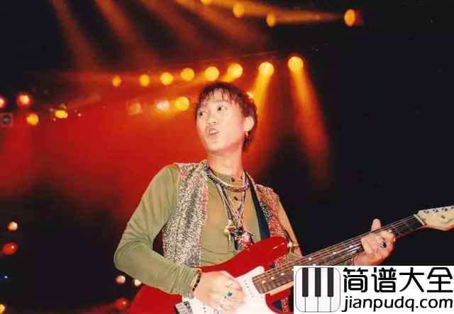 冷雨夜钢琴谱_你和经典情歌之间,只差一首Beyond冷雨夜~