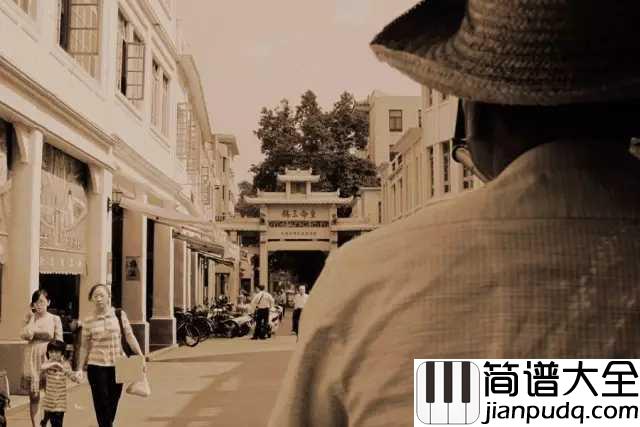 小城故事简谱_一个荡漾在邓丽君歌声中的小城。
