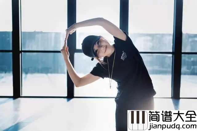 回忆的沙漏简谱__邓紫棋人生中第一首进录音棚的歌曲,被巨肺天后演绎的撕心裂肺。