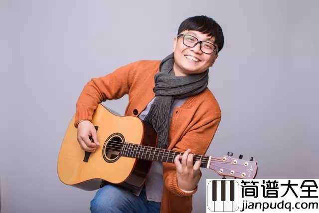 窗外花开吉他谱_李晋_窗外花开,依旧是那年颜色,只是少了看花的人
