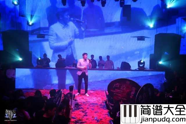 兄弟我和你吉他谱_卢焱_我拥有生命拥有你，我要感谢风雨感谢地
