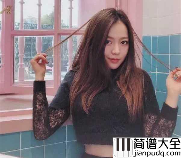 侧脸吉他谱_于果_演绎着在成长的道路上与过去挥手道别,未来不断蜕变的坚定情感