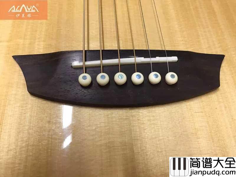 同样是吉他,为甚么价格差距这么大?