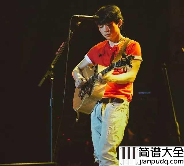 鼓楼吉他谱_赵雷_我站在鼓楼上面,一切繁华与我无关