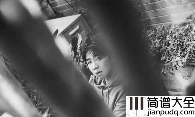一个人的浪漫吉他谱_俞灏明_一个人浪漫的季节,一样可以绽放光芒